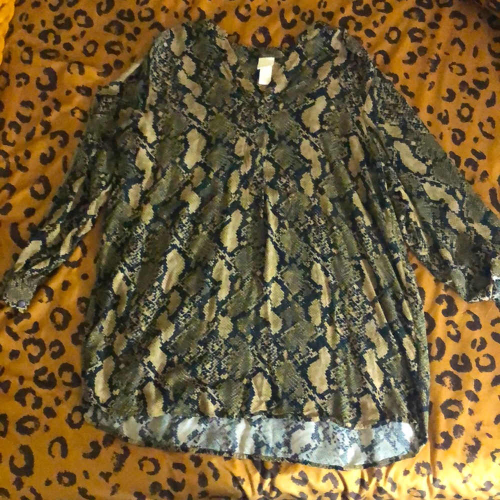 Snakeskin longs-sleeve dress